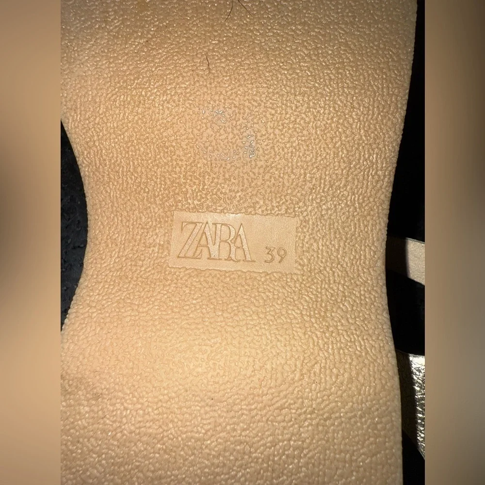 NEW ZARA MUTED METALLIC GOLD PLATFORM SOFT SANDALS SZ 39 8.5 (Read Description) - Picture 4 of 7